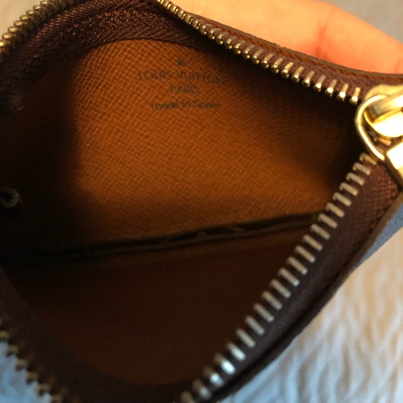 Womens Louis Vuitton mini wallet - Picture 4 of 5